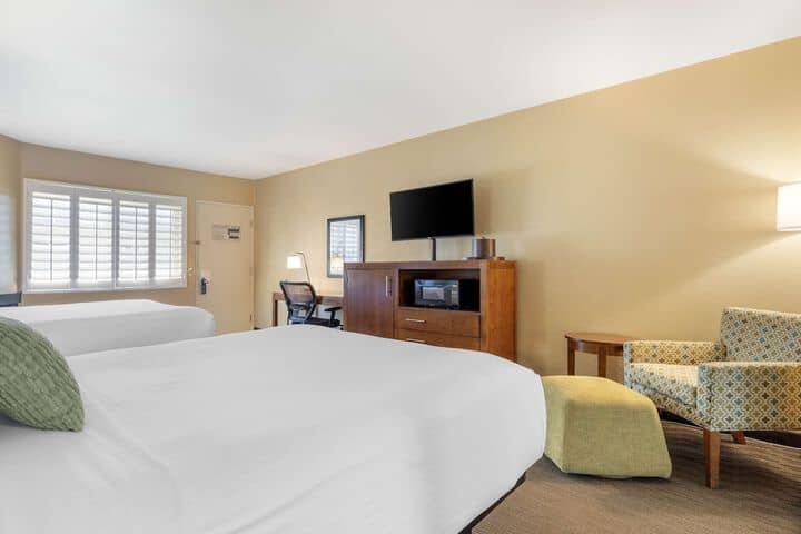 Room 9 of 43