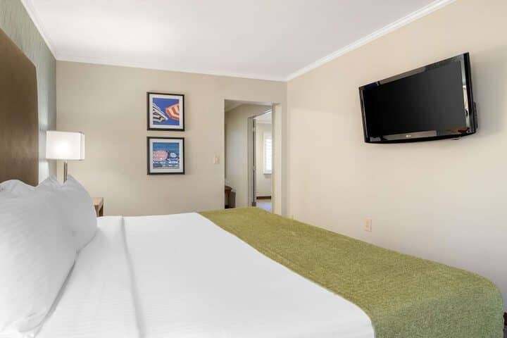 Room 20 of 43