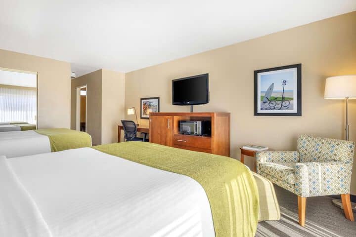 Room 10 of 43